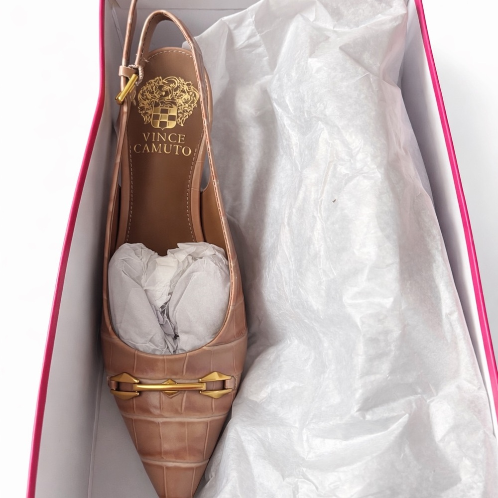 Vince Camuto Women's Brown Croc-Embossed Flats